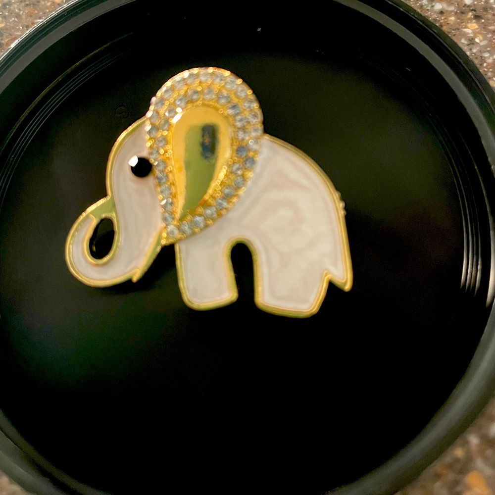 Vintage Rhinestone Elephant Brooch 
$10 or bundle 3/$25